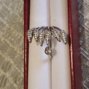 Anillo de Plata Ley 925,diseño de espiga,cubierto de zircones.